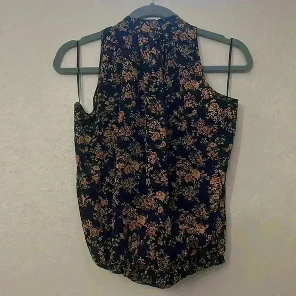 Source Unknown Tops - Navy Floral Blouse Tank, Size M